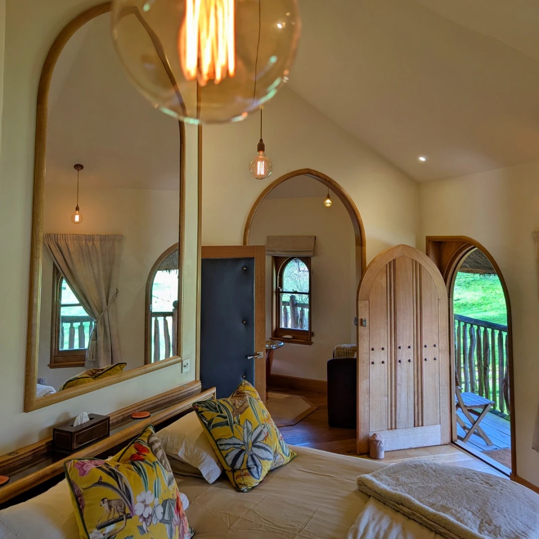 Vivianna's kingsize bed with over-bed mirror
