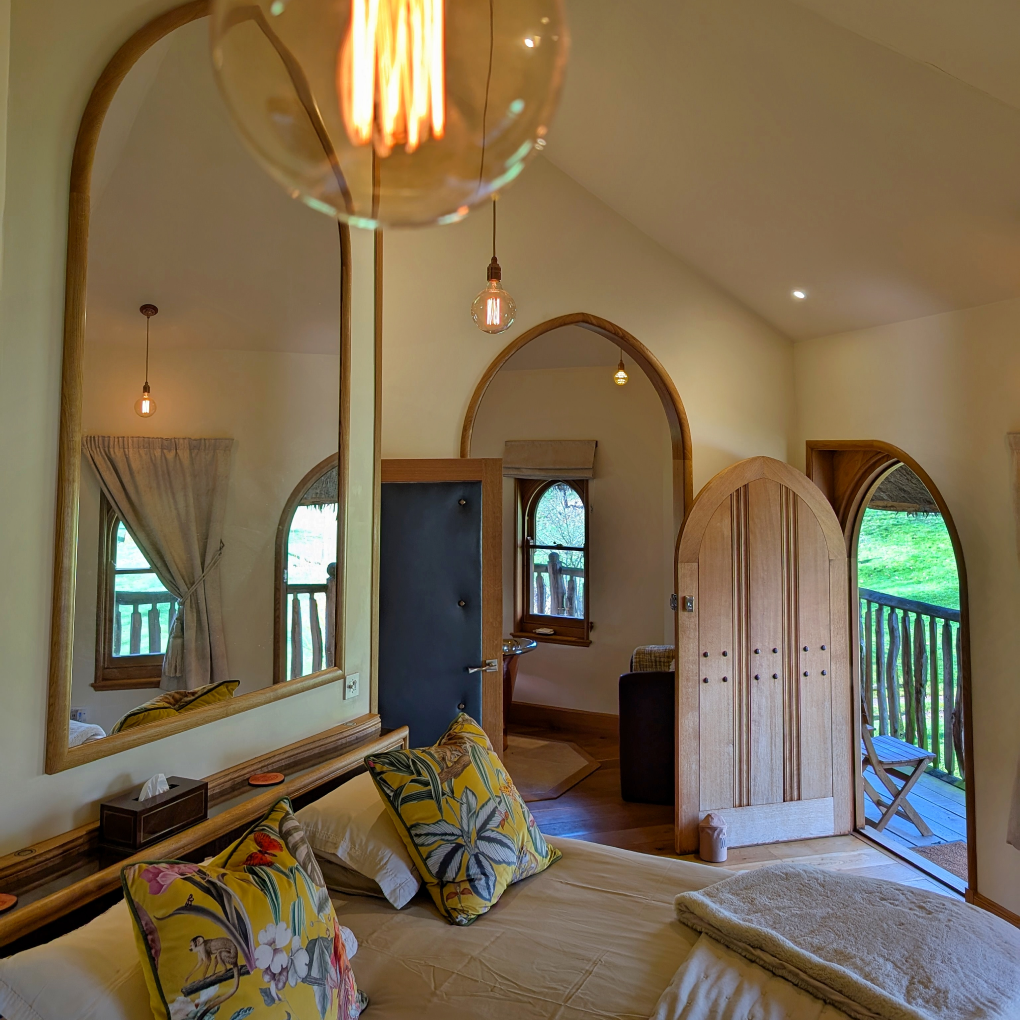 Vivianna's kingsize bed with over-bed mirror